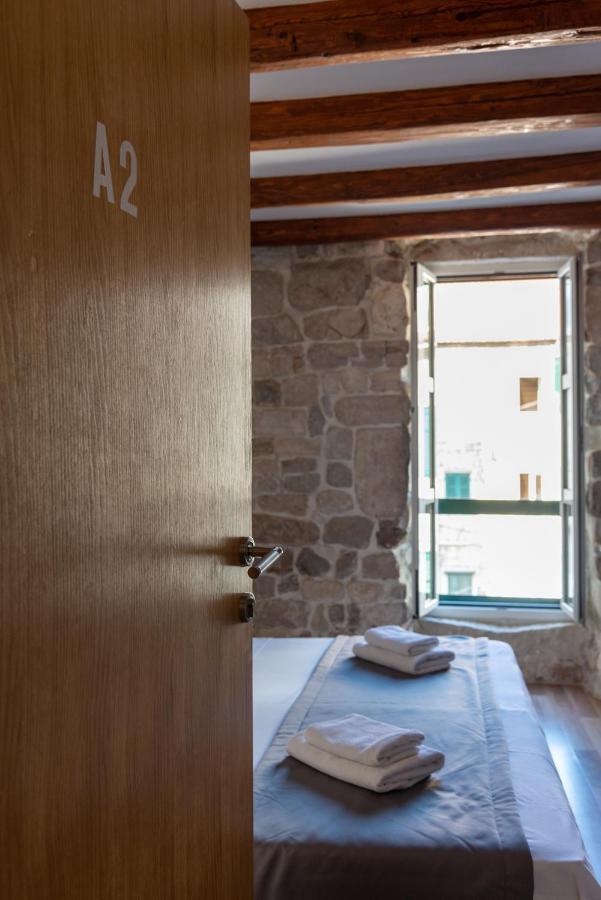 Camenno Apartments-The Heart Of Diocletian'S Palace-Open All Winter! Split Bagian luar foto